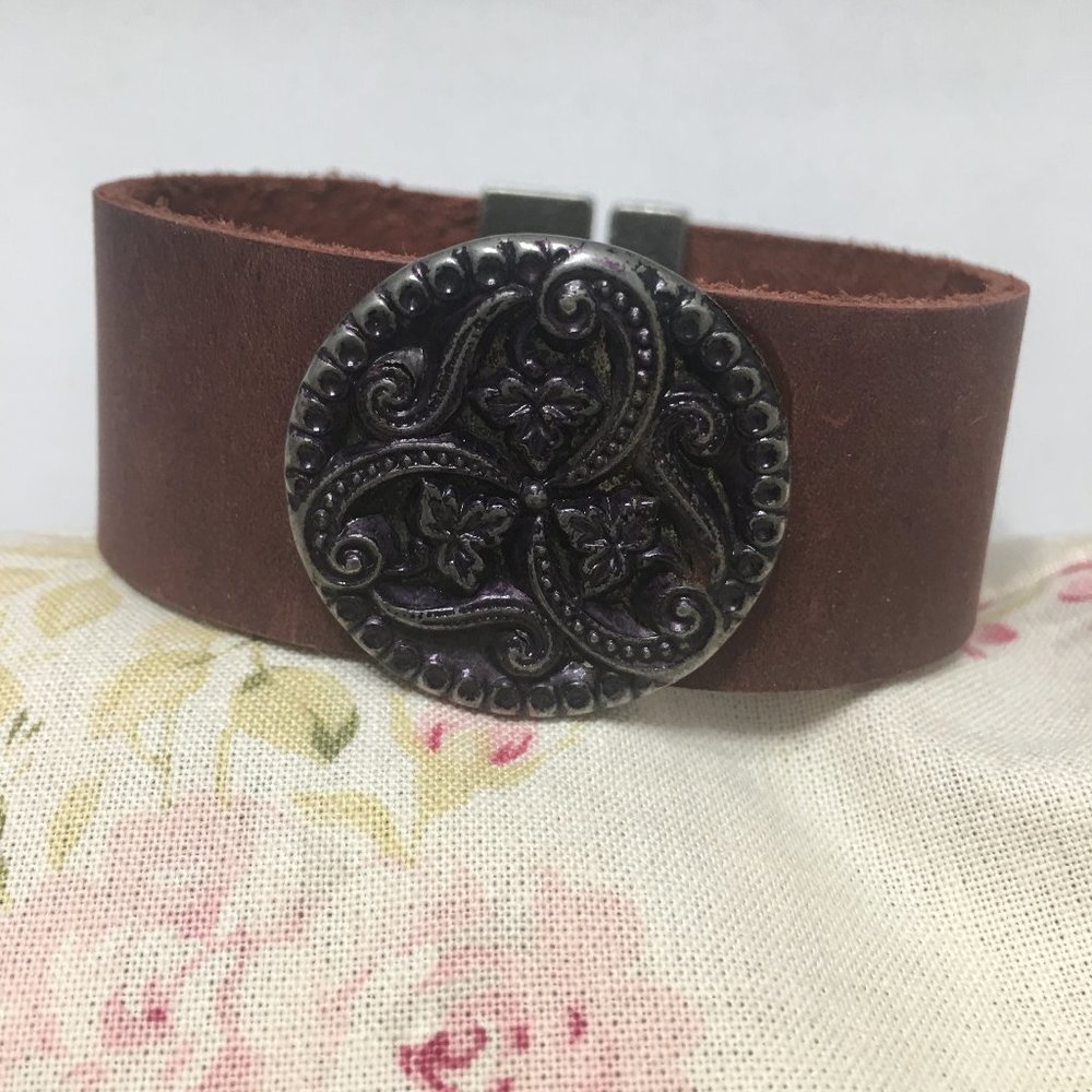 Leather bracelet